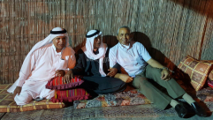 بالصور: عقد راية الصلح بين عائلتي "أبو عياده" و"أبو غانم" في مدينة الرملة 